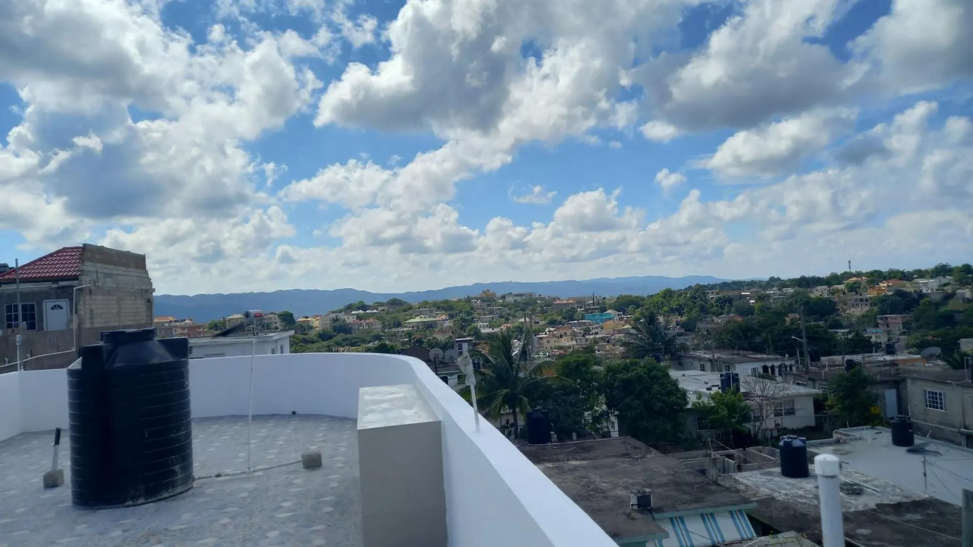 Cornwall Courts Mendez Guesthouse Montego Bay Jamaika